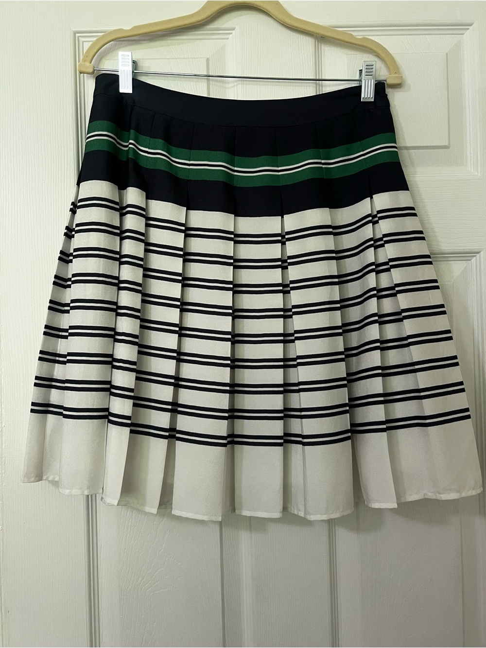 Lands' End Women’s 8P Black White Green Striped Chiffon Pleated Short Zip Skirt